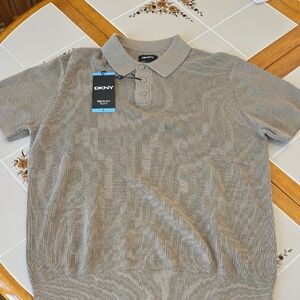DKNY Men's Polo Shirt in Gray Sweater Like Material 3 Buttons Down The Front Nwt